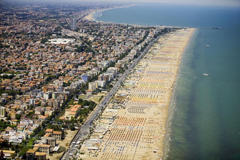 Marina Centro Suite Rimini Zewnętrze zdjęcie