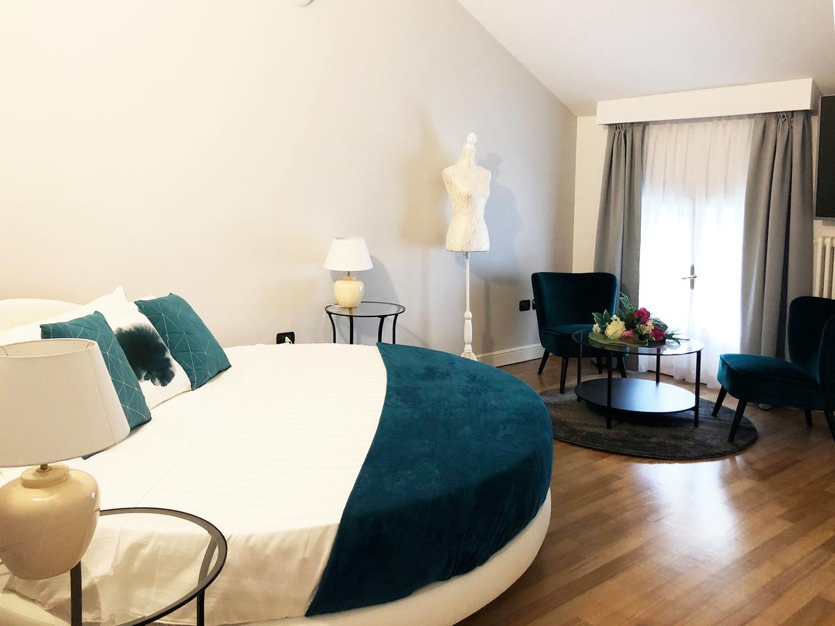 Marina Centro Suite Rimini Zewnętrze zdjęcie