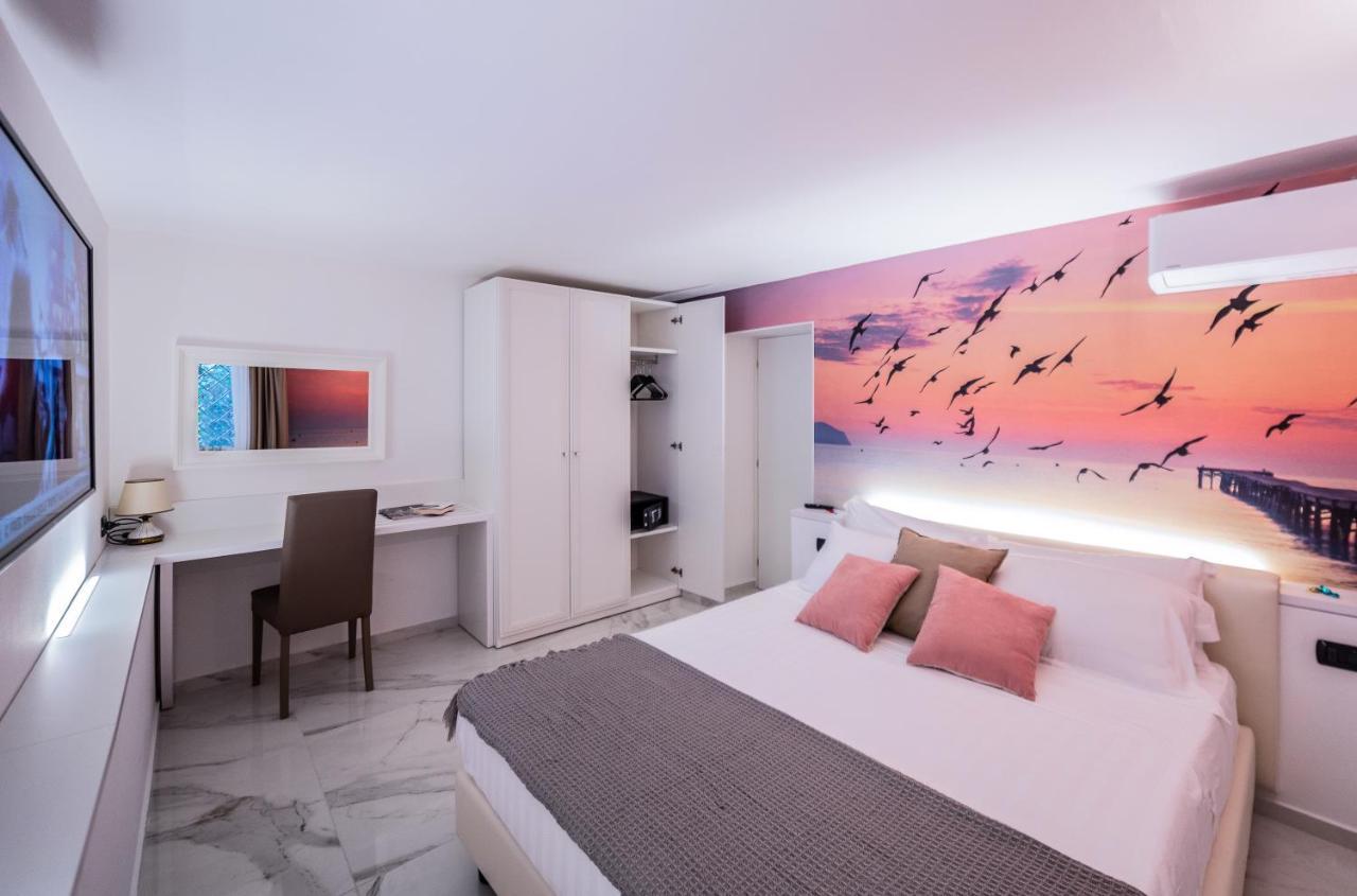 Marina Centro Suite Rimini Zewnętrze zdjęcie