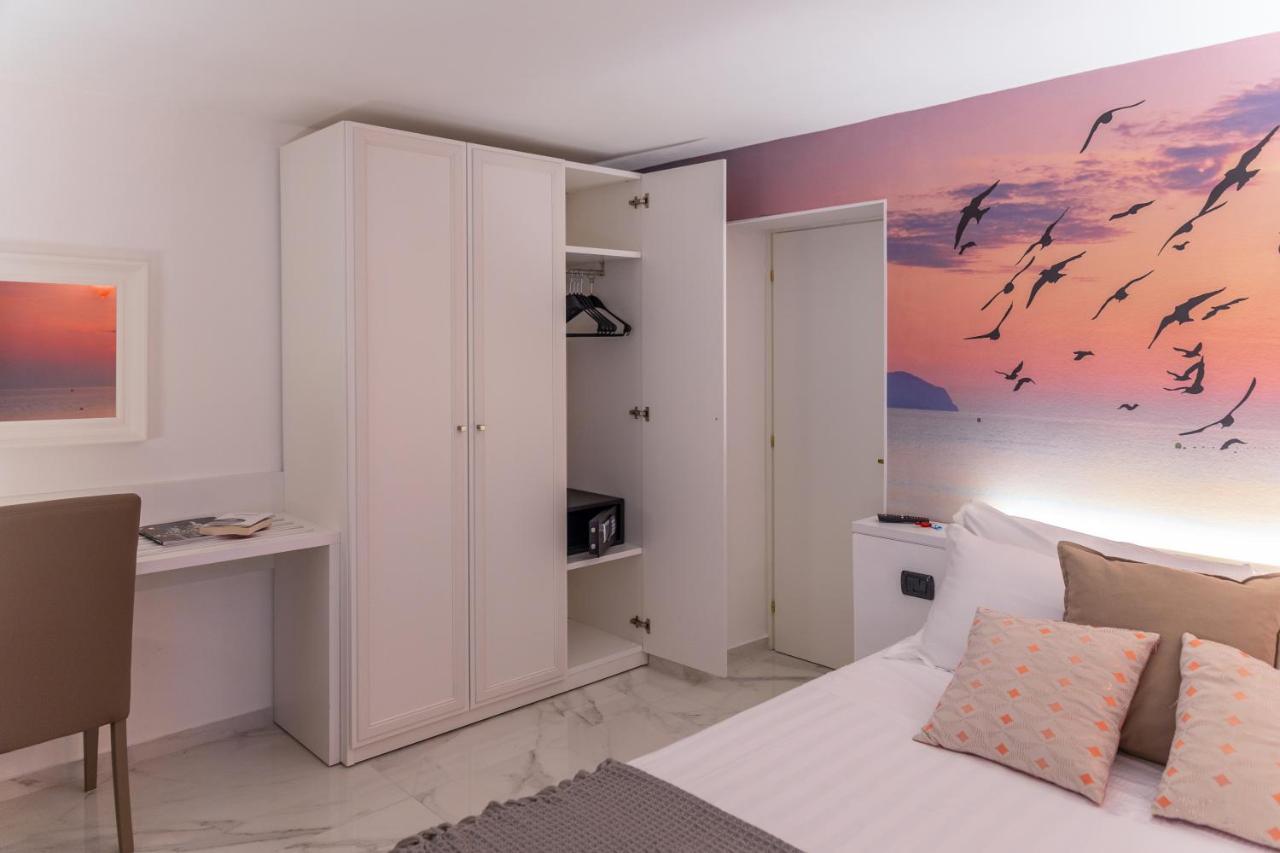 Marina Centro Suite Rimini Zewnętrze zdjęcie