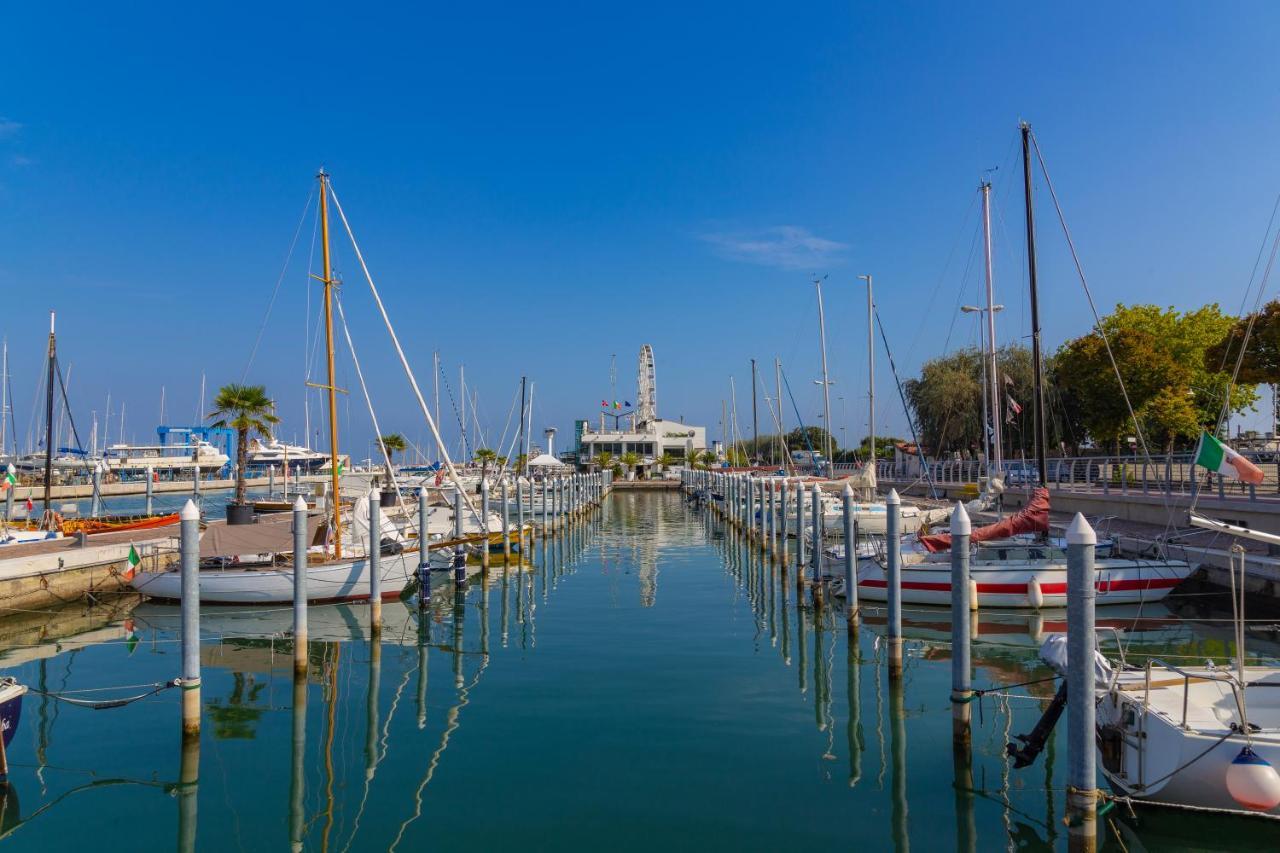 Marina Centro Suite Rimini Zewnętrze zdjęcie